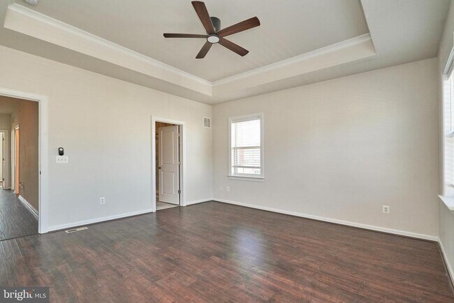 Building Photo - 45116 Kincora Dr
