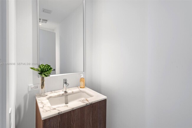 Building Photo - 500 Alton Rd