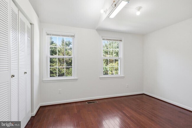 Building Photo - 9504 Dunbrook Ct