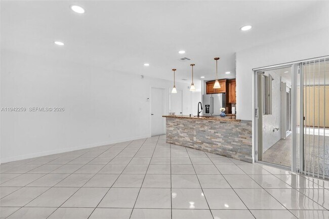 Building Photo - 300 SW 100th Ave