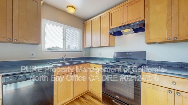 Building Photo - 1139 St Anthony Ln