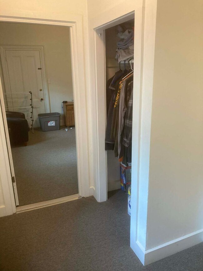 Building Photo - Thing