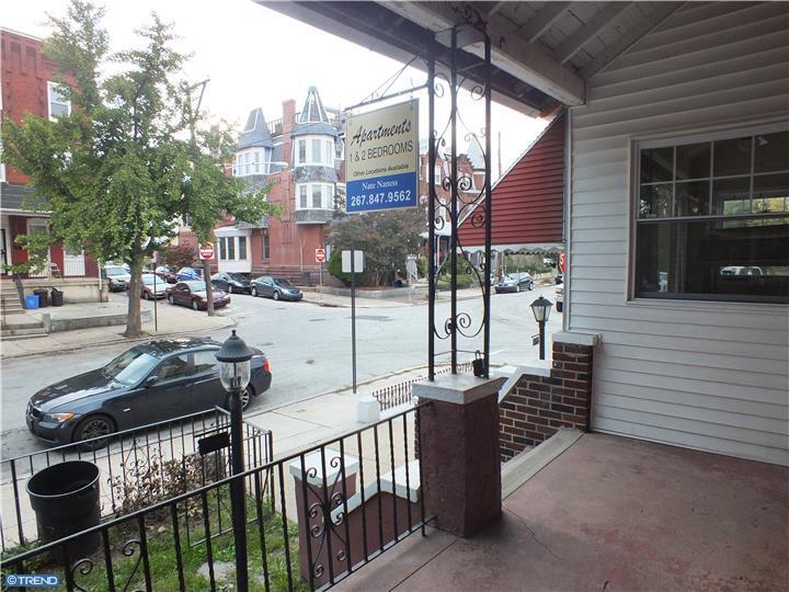 Bright, Third floor, 2-bedroom apartment close to Drexel University. Recently updated and includes new oak flooring, granite counters and views of the Art Museum, Boat House Row and the Schuylkill River. High ceilings, many windows, central air, separate utilities, washer and dryer (coin operated... - 637 North 32nd Street