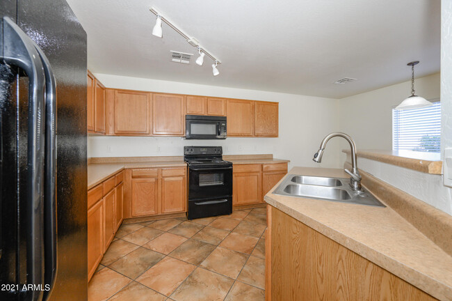 Building Photo - 961 S 223rd Dr