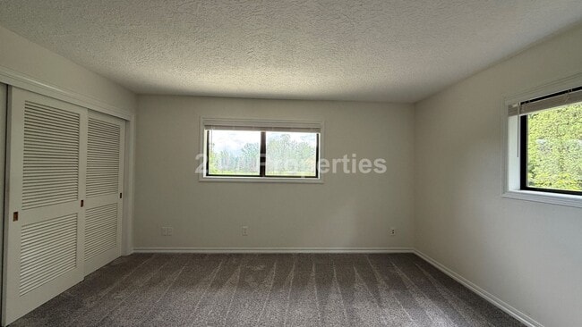 Building Photo - Sprawling 5 BD | 3 BA with Basement - Gresham