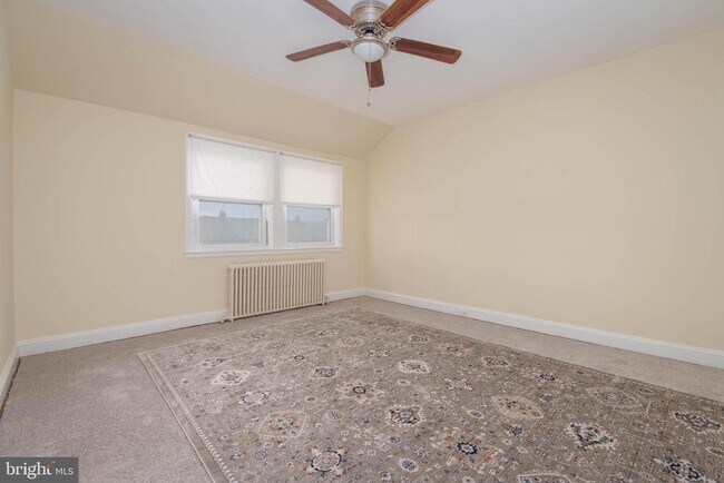 Building Photo - 1325 Crofton Rd