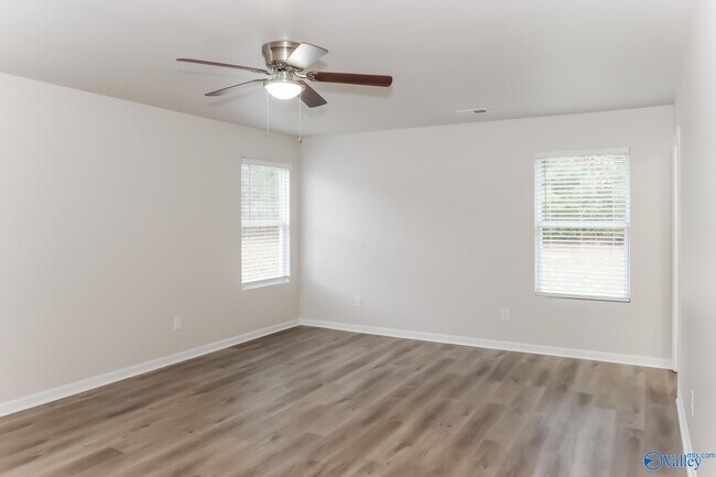 Building Photo - 174 Ranier St