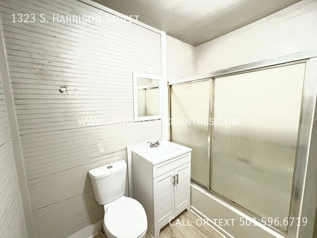 Building Photo - 1323 S Harrison St