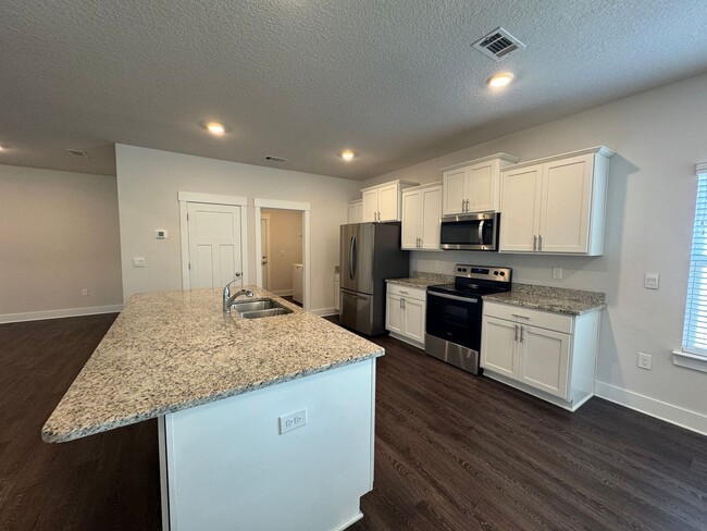 Building Photo - Gulf Breeze - Roman Oaks - 4 Bedroom, 3 Ba...