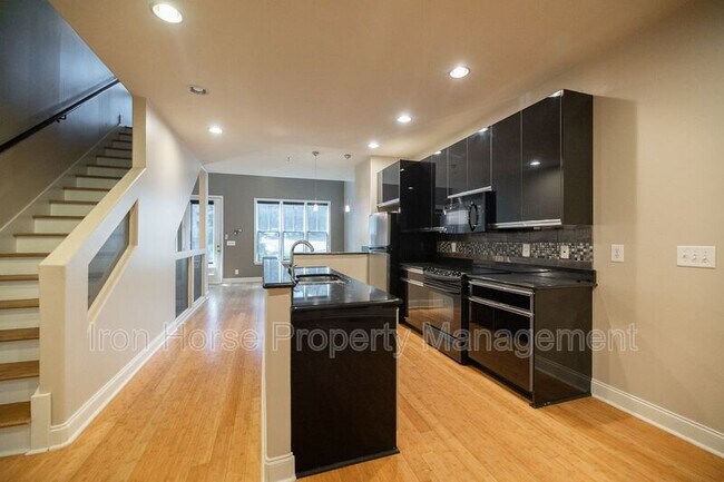 Building Photo - 118 Ruth Dr