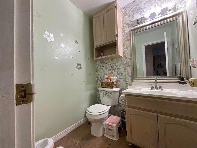 Building Photo - 915 Rutledge Dr