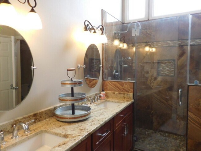 Building Photo - Beautifully Furnished Townhome With Sunset Views