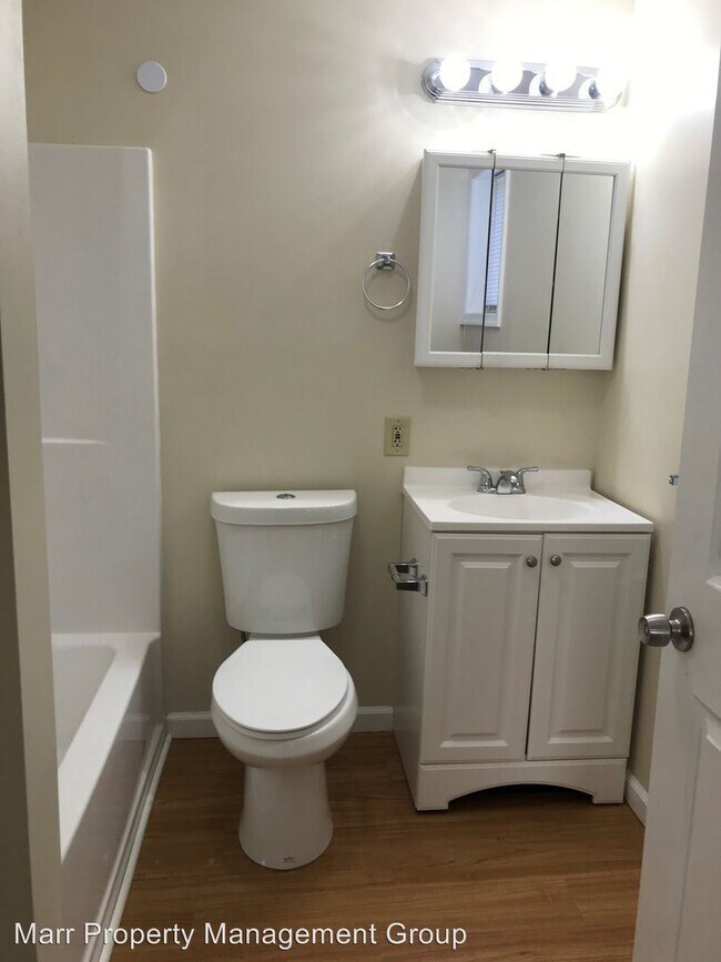 Building Photo - 1605 N Mulberry St