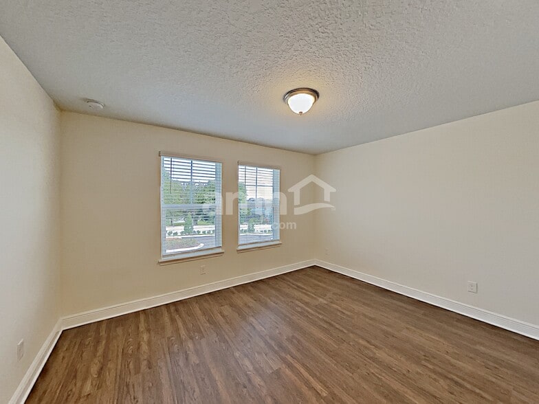 Building Photo - 707 Zarabrooke Ct