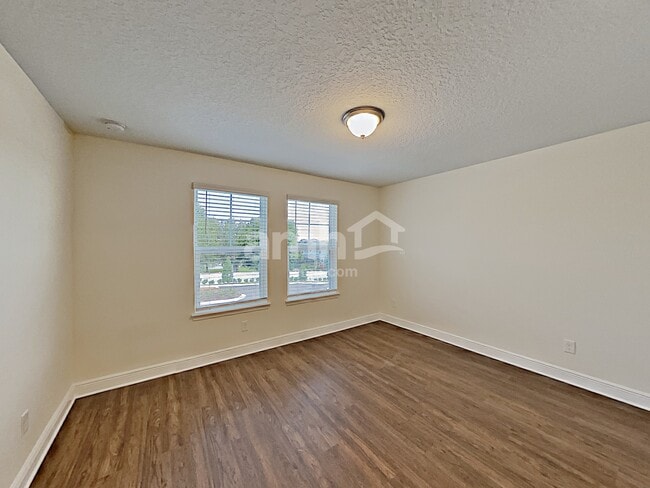 Building Photo - 707 Zarabrooke Ct