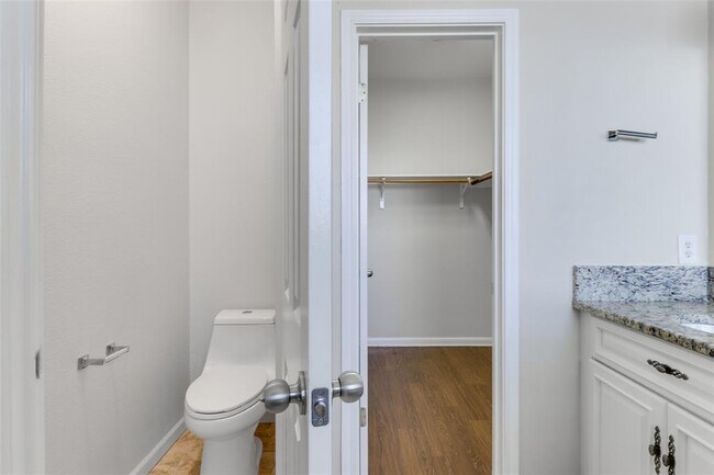 Building Photo - 8310 Broken Branch Dr