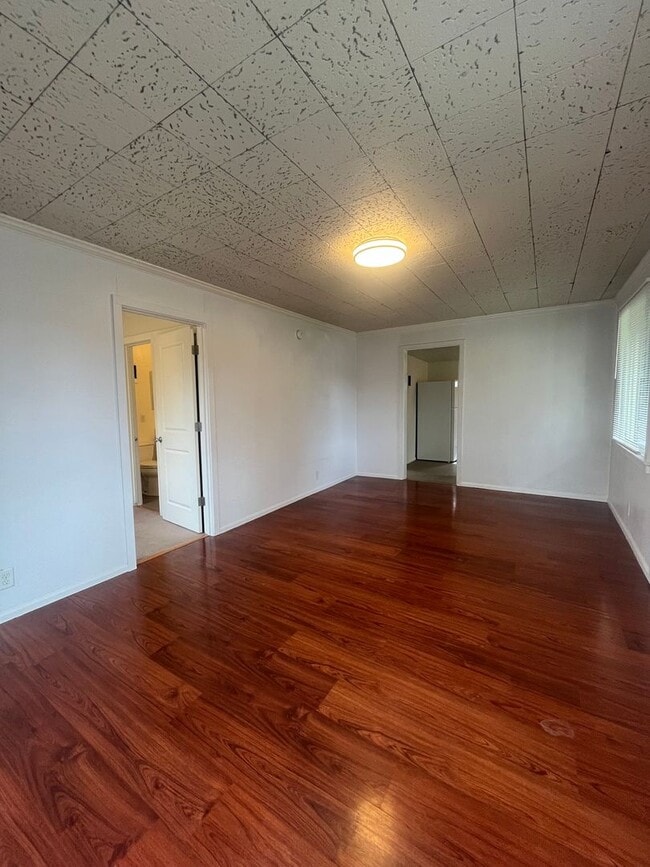 Building Photo - Remodeled 2-Bedroom Bungalow!
