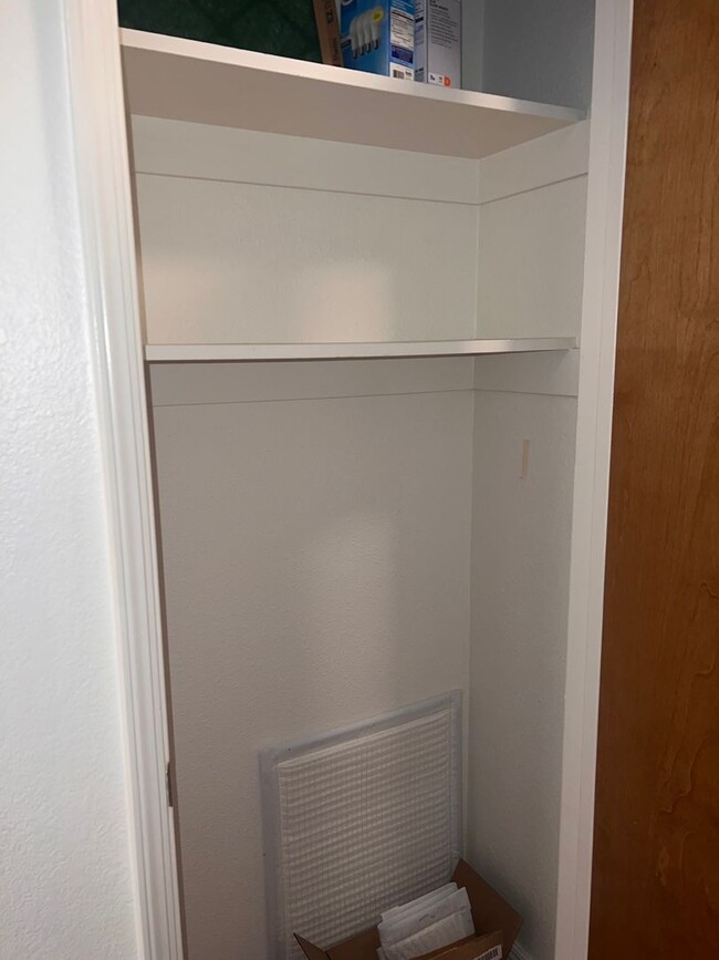 Building Photo - 3829