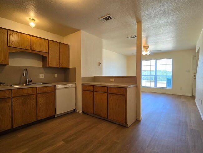 Building Photo - 3406 Zephyr Rd