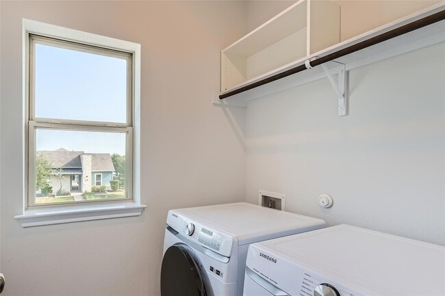 Building Photo - 7601 Frida Bend