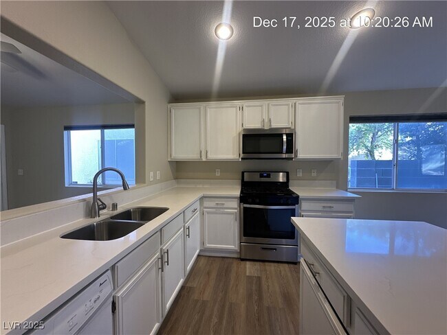 Building Photo - 6009 Kitamaya St