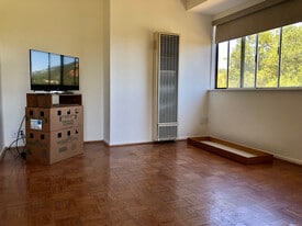 Building Photo - 12 Hepburn Heights Rd