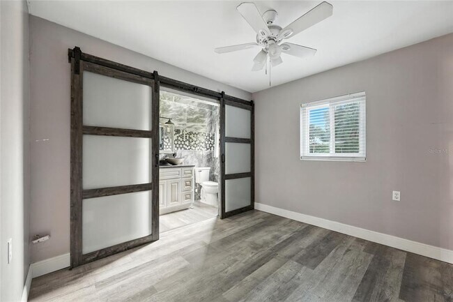 Building Photo - 405 N Buena Vista Ave