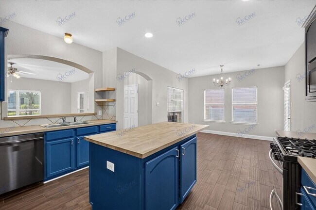 Building Photo - 1209 Chattahoochee