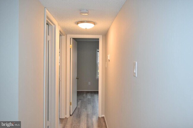 Building Photo - 12121 Chaucer Ln