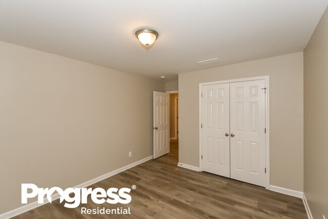 Building Photo - 7531 Sugarcreek Dr