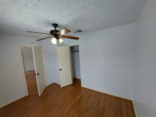 Building Photo - 3807 Quiet Pl Dr