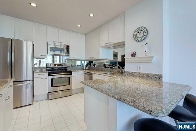 Building Photo - 100 Carlyle Dr