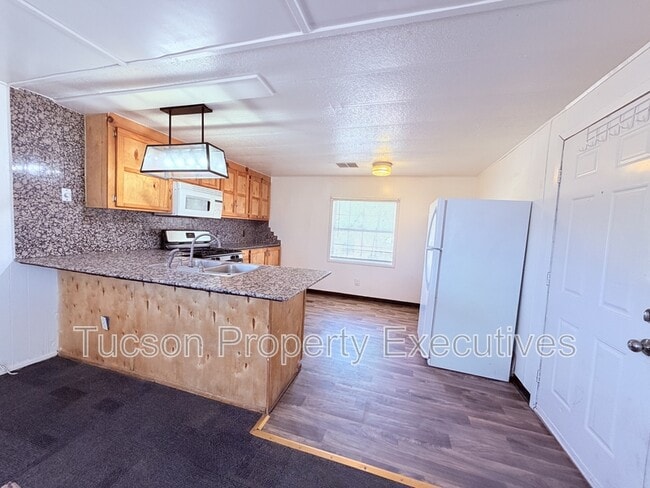 Building Photo - 4580 E Rex St