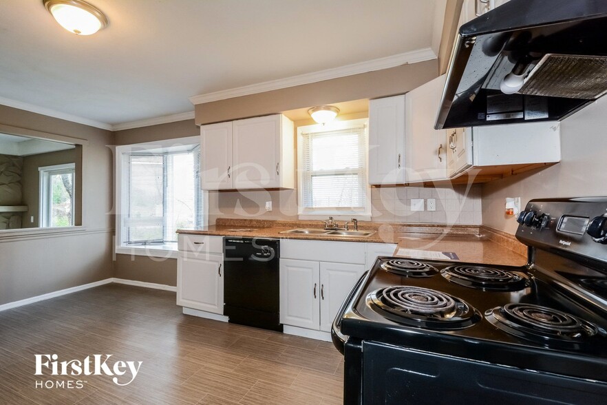 Building Photo - 5415 Parker Rd