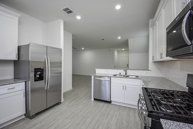 Building Photo - 23407 Honey Spade Rd