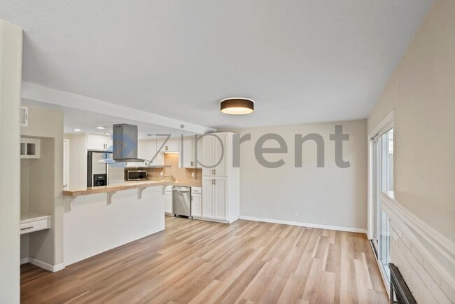 Building Photo - 2472 Camino de Jugar