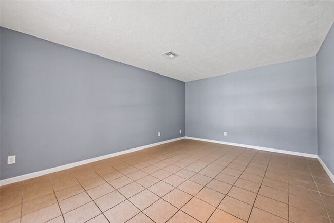 Building Photo - 6715 Greenvale Ln