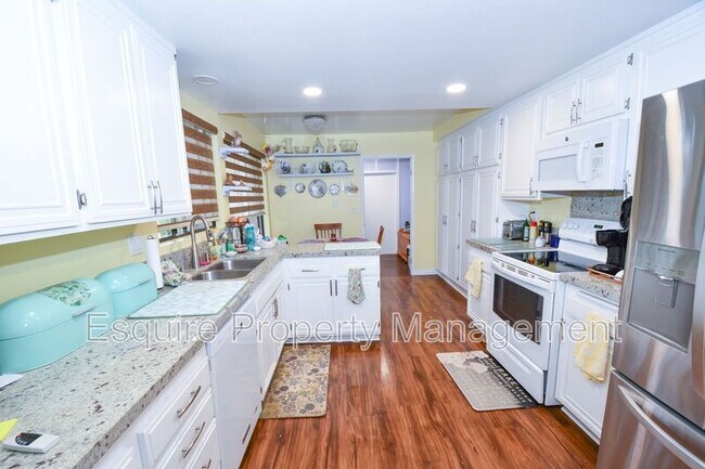 Building Photo - 17148 Village 17