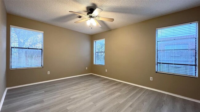 Building Photo - 15013 Natural Spring Way