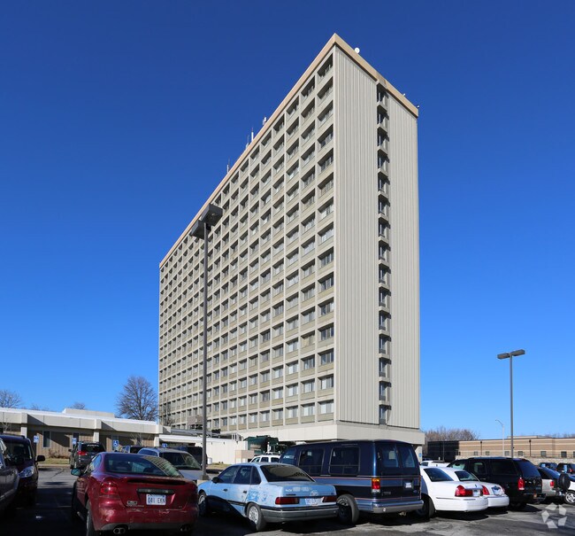 Building Photo - Wyandotte Towers