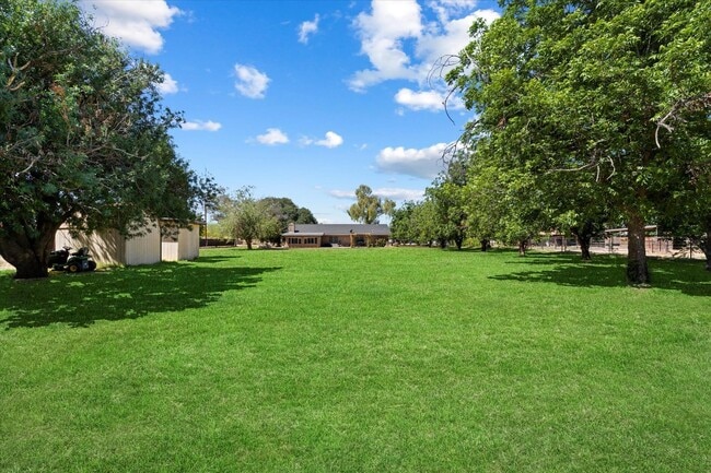 Building Photo - 23265 Vía Del Arroyo