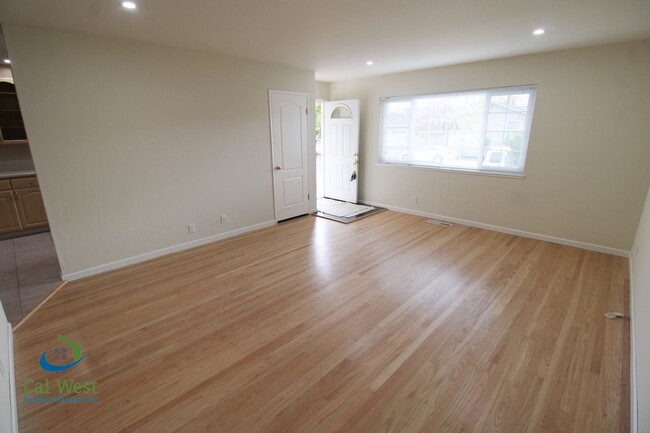 Building Photo - $4995 Beautiful 4BD/2BA Home in Cupertino!