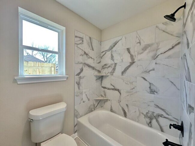 Building Photo - Available Now! Stunning 1 Bedroom 1 Bath New Construction Single Family House!