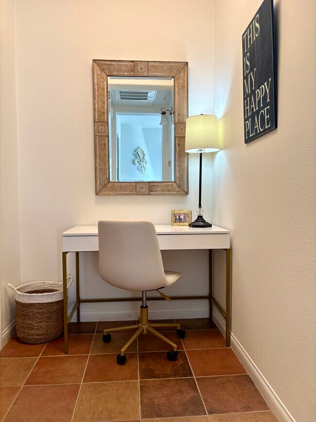 Building Photo - 77777 Tradition Dr