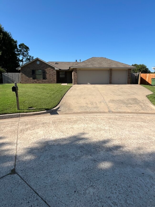 Primary Photo - 1404 Bois D Arc Dr