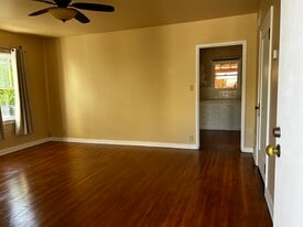 Building Photo - 545 S Calle Santa Rosa