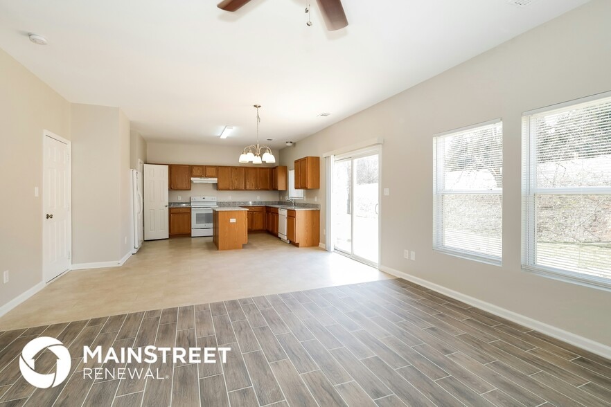 Building Photo - 14914 Havasu St