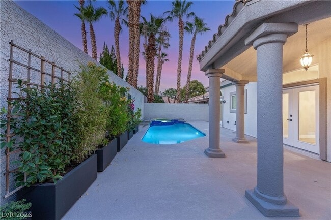 Building Photo - 1605 Shadow Rock Dr