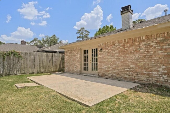Building Photo - 23906 Spring Towne Dr
