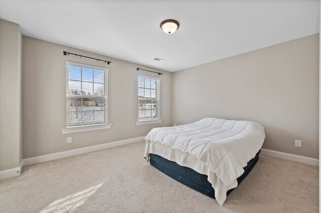 Building Photo - 4BR Home with Over 3,200 Sq Ft in Desirable Mount Juliet Community